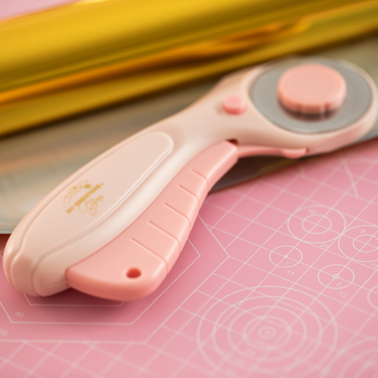 rotary cutter pink